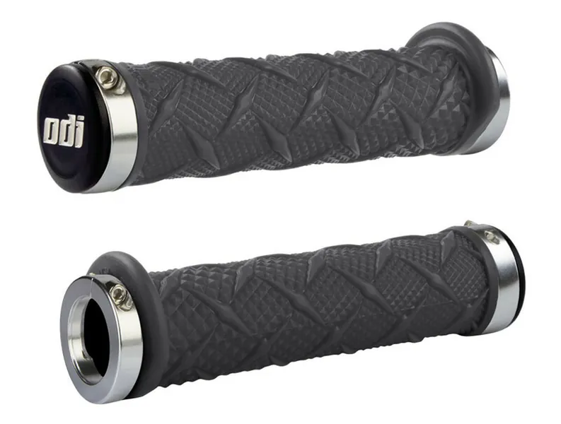 Puños ODI X-treme ATV Lock-On Negro/Plata