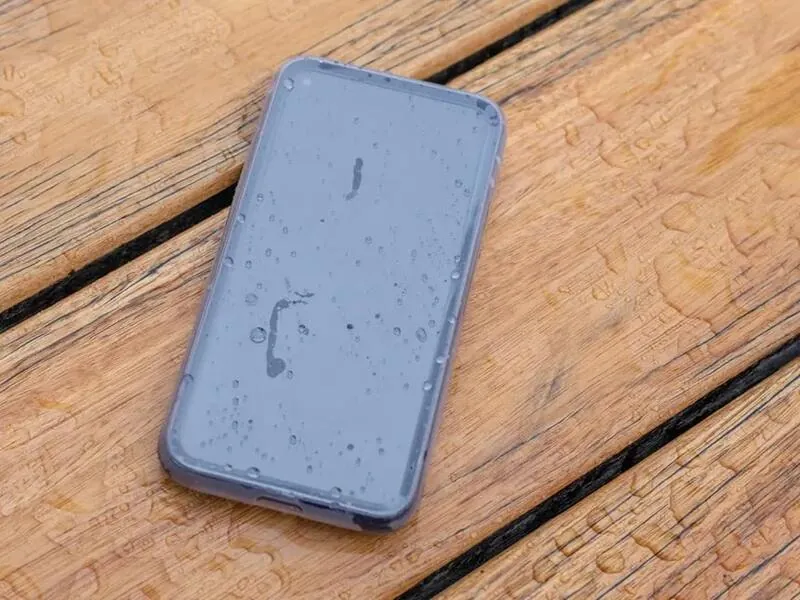 Funda impermeable para smartphone QUAD LOCK MAG Poncho - Google Pixel 8