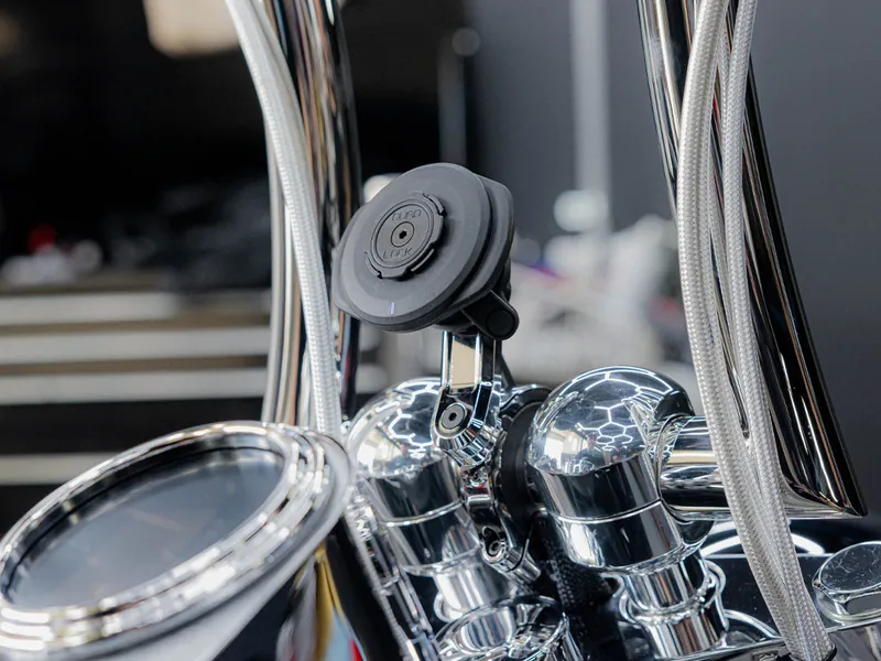 Soporte de smartphone para manillar QUAD LOCK Pro Chrome - Largo para manillares FATBAR / Special CUSTOM